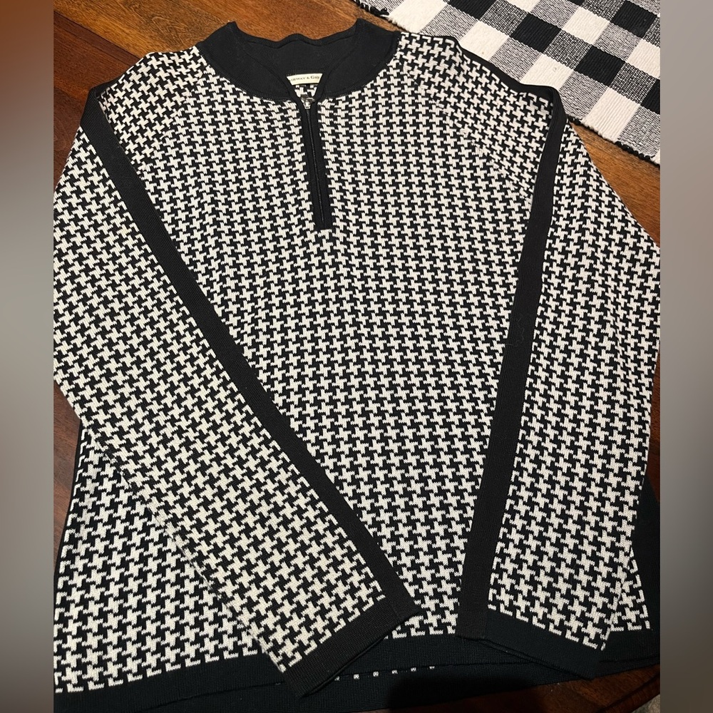 Fairway & Greene Black and White Houndstooths Patterned Sweater